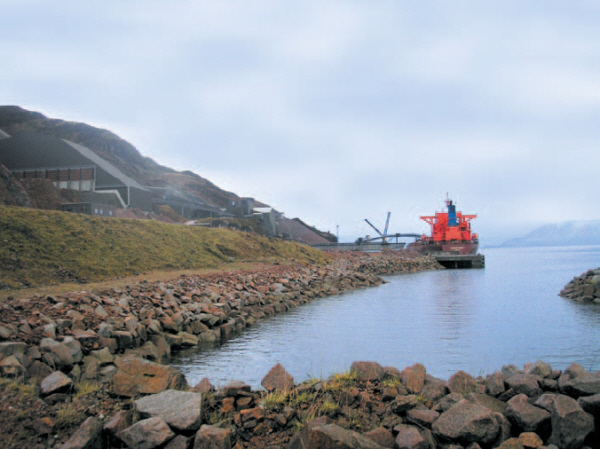 Ship loading at Glensanda